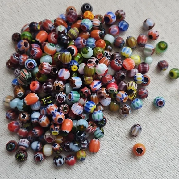 🚫FOR DAWN🚫3 Oz. Vintage Chinese Colorful Glass Millifiore Beads - Picture 3 of 4